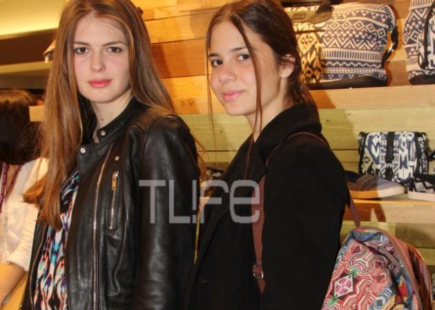 Η κόρη της Τζένης Μπαλατσινού επισκέφθηκε την αδελφή της στην Αμερική! Φωτογραφίες