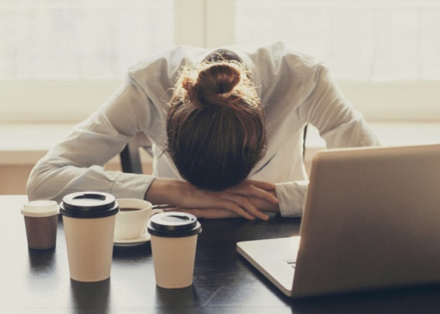 Αισθάνεσαι διαρκώς κουρασμένη; Δες 10 πιθανές παθήσεις που θέλουν προσοχή