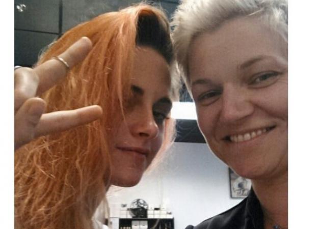 Τα νέα μαλλιά της Kristen Stewart είναι πολύ πιο πορτοκαλί απ’ ότι νομίζαμε!