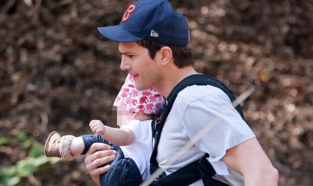 Είναι ο καλύτερος μπαμπάς! Ο Ashton Kutcher πήγε με την κόρη του για… πεζοπορία!