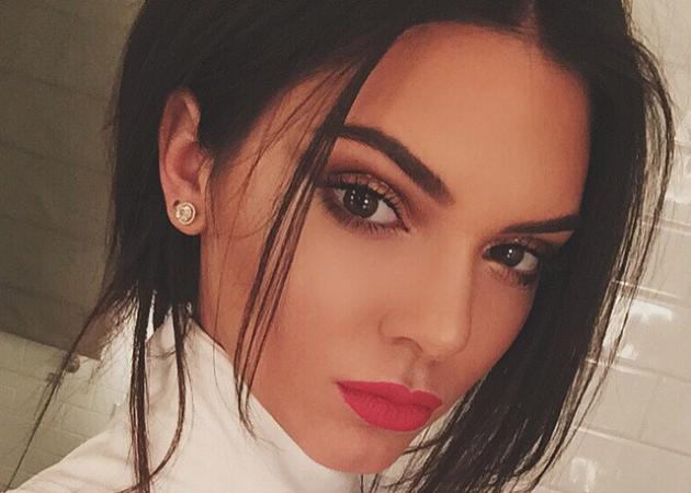 Kendall Jenner: το πιο hot μοντέλο τώρα δίνει tips για τέλειες selfie!