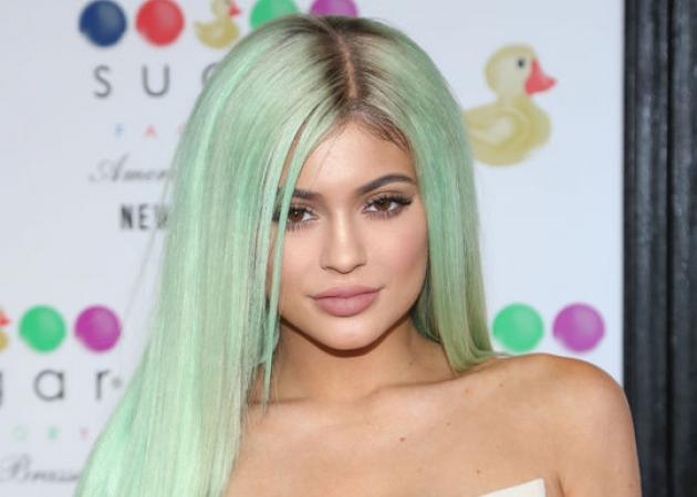 Just released! Ο πραγματικός λόγος που η Kylie Jenner αλλάζει μαλλιά τόσο συχνά!