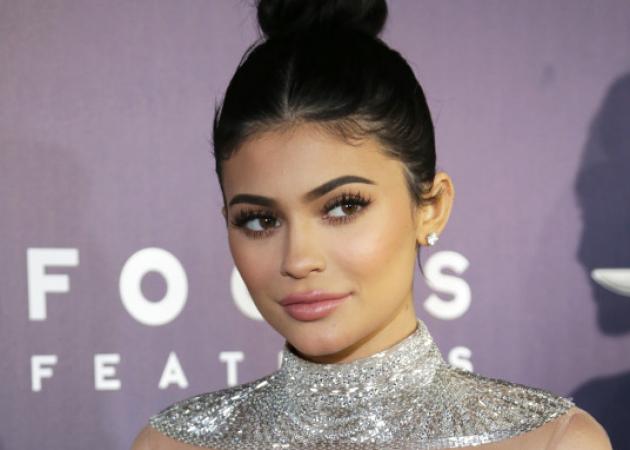 Oops! Η Kylie Jenner έχει και πάλι προβλήματα με τα Lip Kit!