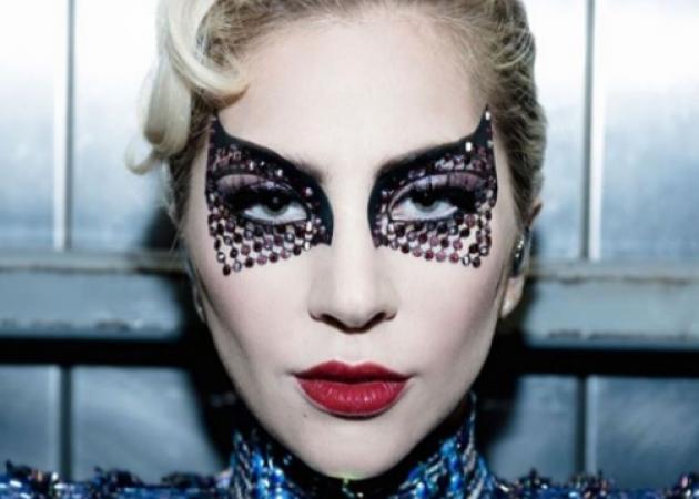 Πού θα βρεις στην Ελλάδα την sexy δαντέλα που φορούσε η Lady Gaga στα μάτια της!