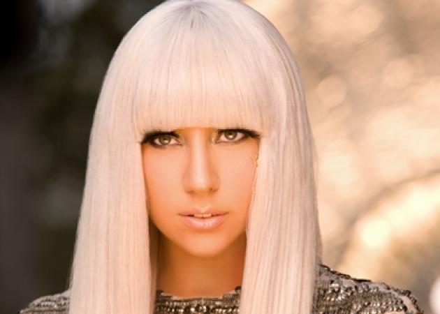 Lady Gaga: Έγινε αγνώριστη από τις πλαστικές και τρέλανε το twitter! [pics]