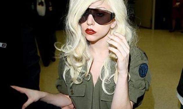 Η Lady Gaga πάει… στρατό!