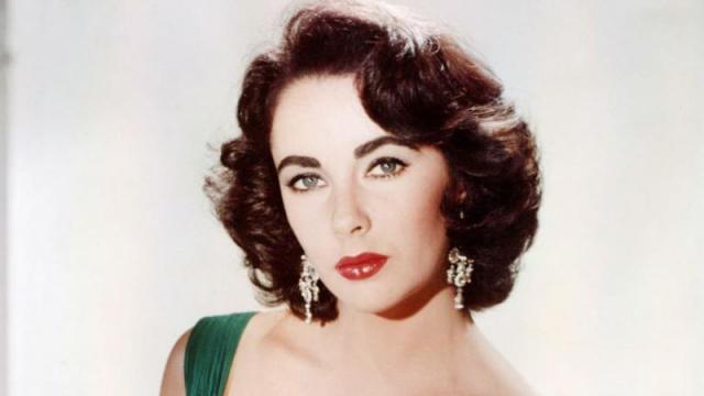 Το σπάνιο βίντεο με την Elizabeth Taylor να κάνει το μακιγιάζ της!