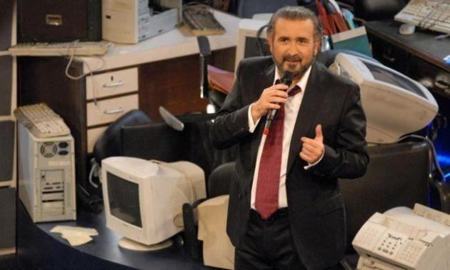 Ο Λάκης… παρουσιαστής ειδήσεων !