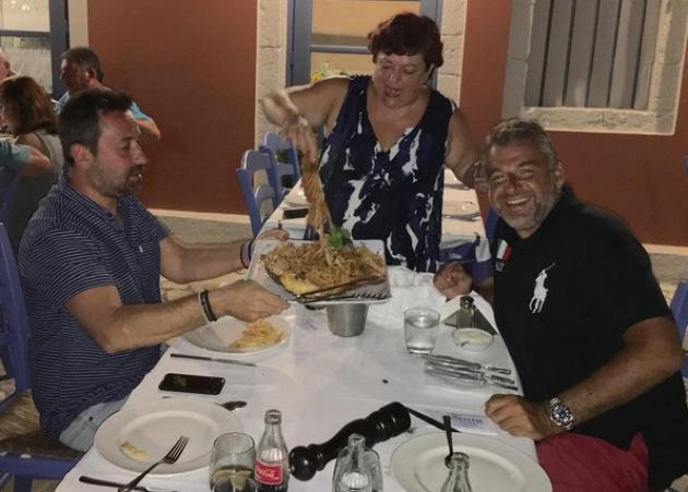 Γιώργος Λιάγκας: Συνεχίζει τις διακοπές του στο Ιόνιο, δίχως την Φαίη Σκορδά