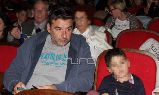 Γιώργος Λιάγκας: Με τον γιο του Γιάννη στο θέατρο! Φωτογραφίες