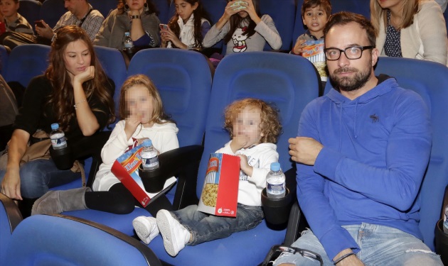 Γιώργος Λιανός – Ανθή Ανδροτσάκη: Στην avant premiere του “Σνούπι” μαζί με τα παιδιά τους!