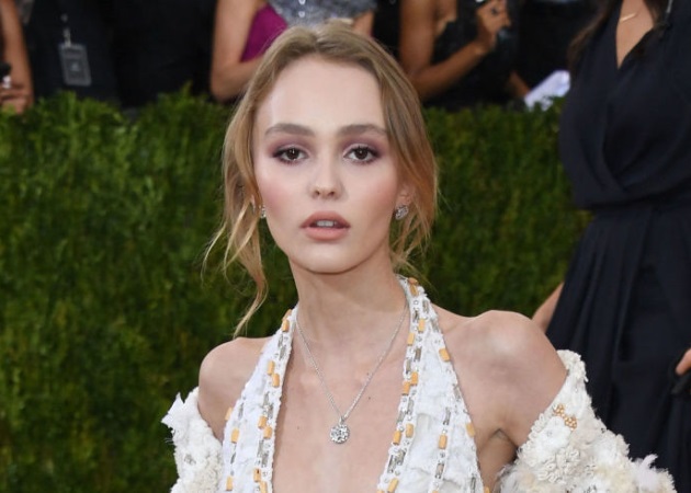 Lily-Rose Depp: Τι φόρεσε στο χορό αποφοίτησής της;