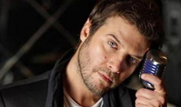 Λ. Λιβιεράτος: Με ποιον τραγουδιστή ανέβηκε στη σκηνή μετά την περιπέτεια της υγείας του;