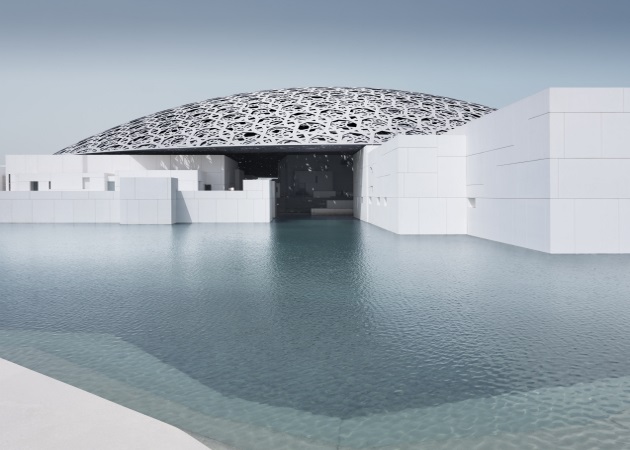 Μουσείο του Λούβρου στο Abu Dhabi: Η σύγχρονη αρχιτεκτονική δομή στο απόγειό της