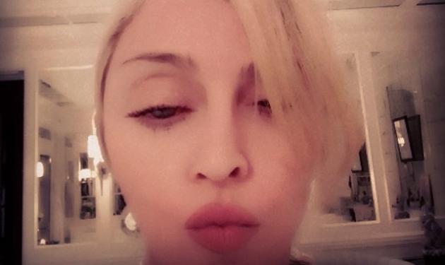 Η Madonna στο μπάνιο της και άλλες selfies που ανέβασαν οι διάσημες μέσα στο Σαββατοκύριακο!