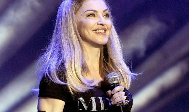 Τι συμβαίνει με τα οπίσθια της Madonna – Μήπως πρέπει να σταματήσει να φοράει προκλητικά κορμάκια;