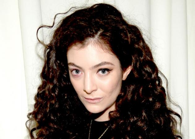 Η Lorde έβαψε μόνο το ένα μάτι της και βγήκε! Είναι… τάση;