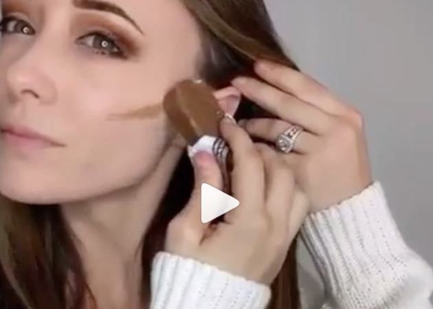 Αυτή η vlogger κάνει το μακιγιάζ της με τρόφιμα και σοκολάτες!
