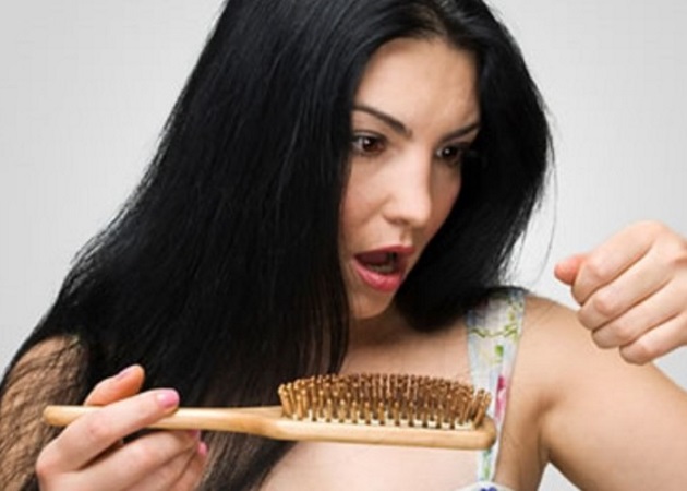 Πότε η απώλεια μαλλιών οφείλεται σε άγχος και στρες