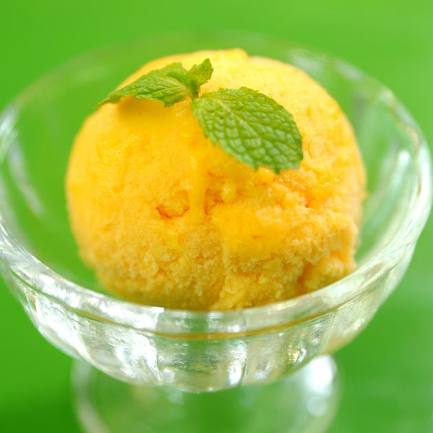Παγωτό μάνγκο με τυρί μασκαρπόνε