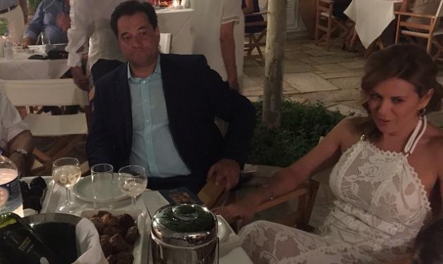 Ευγενία Μανωλίδου – Άδωνις Γεωργιάδης: Πέρασαν μια ξεχωριστή βραδιά στην Ύδρα!