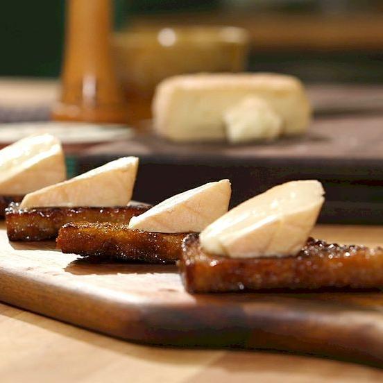Καναπεδάκια με maple syrup και γαλλικό τυρί