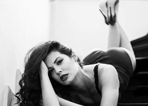 Μαρία Κορινθίου: Σέξι όσο ποτέ σε νέα φωτογράφιση! [pics]