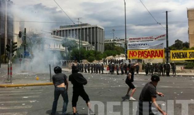 “Καίγεται το Σύνταγμα! Χωρίς τέλος τα επεισόδια