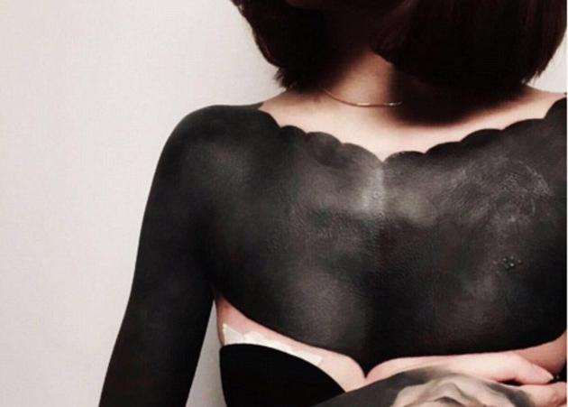Σοκάρει η νέα μόδα στα τατουάζ! – “Μαυρίζουν”… όλο το σώμα! Φωτογραφίες