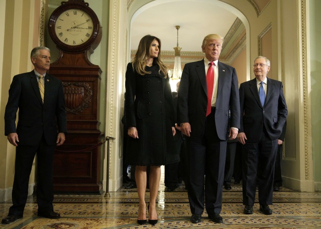 Melania Trump: Καρέ καρέ η εμφάνισή της στον Λευκό Οίκο