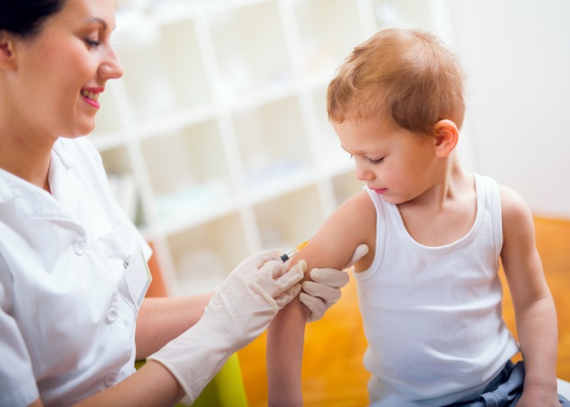 Μηνιγγίτιδα Β: Όλα όσα πρέπει να γνωρίζεις για την πιο επικίνδυνη νόσο για τα παιδιά