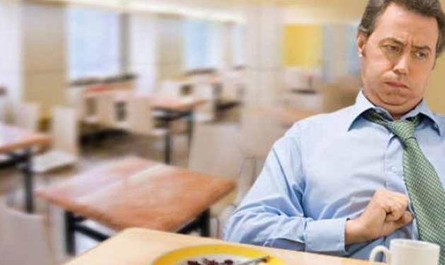 Φούσκωμα και πόνος μετά το φαγητό; Δες πώς θα απαλλαγείς στο λεπτό
