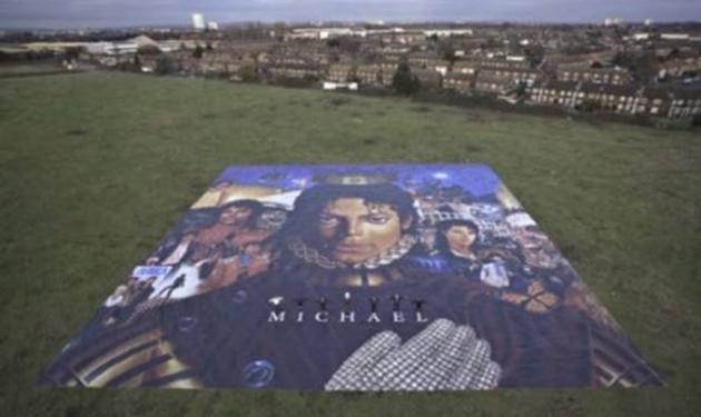 Στο βιβλίο Guiness η αφίσα για το νέο άλμπουμ του Michael Jackson!