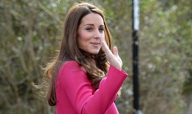 Kate Middleton: Εμφανίστηκε να οδηγεί στο παλάτι, ενώ όλη η χώρα περιμένει τον ερχομό του δεύτερου παιδιού της!