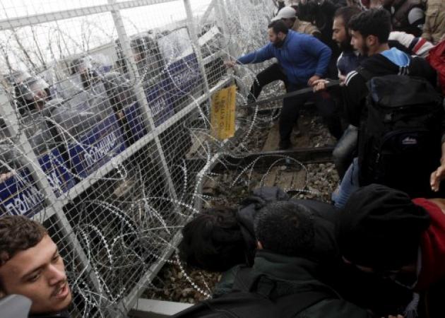 Αιματοκύλισμα στα σύνορα με τα Σκόπια βλέπουν οι Γερμανοί – Μέρκελ: Απειλείται το ευρώ!
