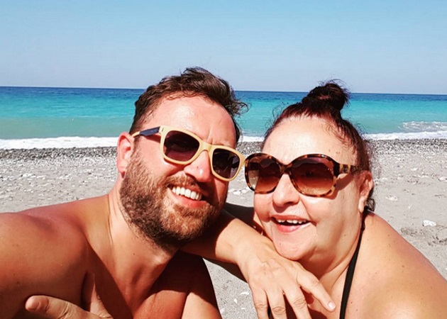 Μίρκα Παπακωνσταντίνου: Κάνει βουτιές σε παραλία της Εύβοιας! Φωτογραφίες