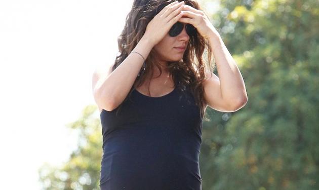 Mila Kunis: Το μωρό πήρε θέση και γεννάει από μέρα σε μέρα!