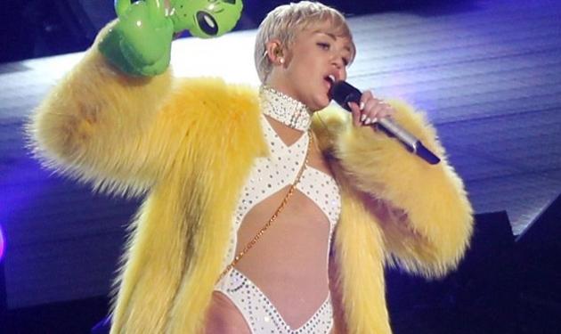 Miley Cyrus: Για 4η μέρα στο νοσοκομείο – Σοβαρή παραμένει η κατάσταση της υγείας της