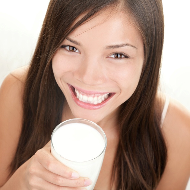 Δροσερό γάλα πρωί-βράδυ και βάζεις τις βάσεις για πιο εύκολη απώλεια βάρους