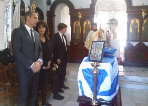 Κωνσταντίνος Μητσοτάκης: Ακοίμητοι “φρουροί” τα εγγόνια και ο πιστός Μανούσος του