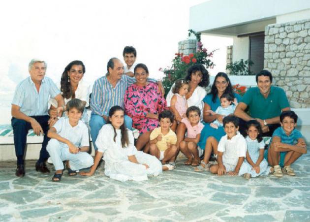 Κωνσταντίνος Μητσοτάκης: Ο κρυφός αρραβώνας με τη Μαρίκα και τα εμπόδια στη σχέση τους