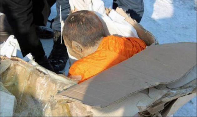 Σοκάρει ο βουδιστής μοναχός που βρέθηκε μουμιοποιημένος σε στάση λωτού