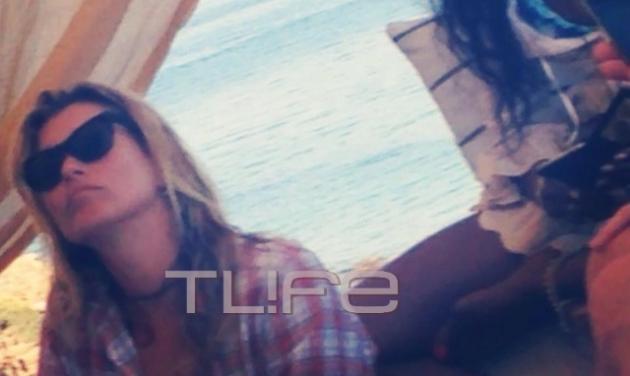 Η Kate Moss κάνει διακοπές στην Πάτμο με τη Naomi Cambell! Αποκλειστικές φωτογραφίες