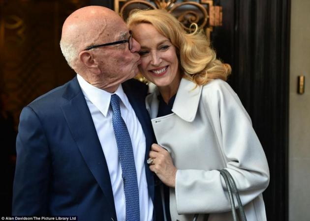 Παντρεύτηκε στα 84 ο Rupert Murdoch – Ο γάμος με την 25χρόνια νεότερη σύντροφό του!