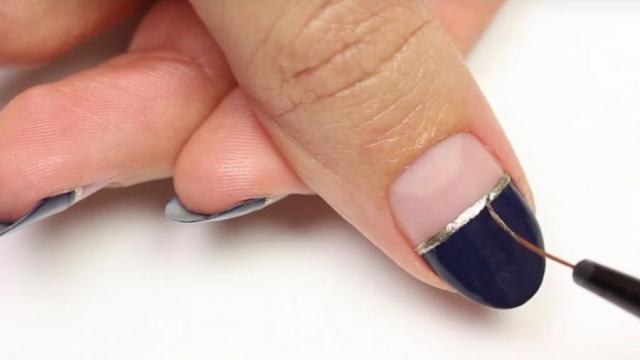 Ένα πανεύκολο και minimal nail art για όσες… δεν αγαπούν το nail art!