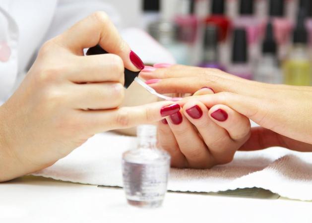 Μanicure-pedicure: πόσο… καθαρά στο κάνουν;