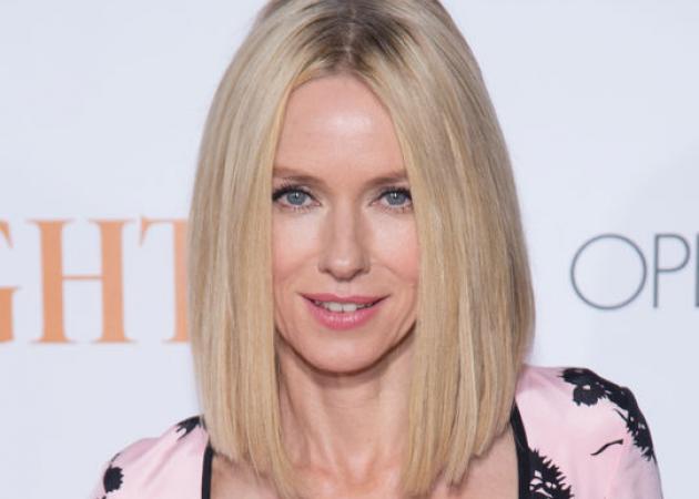 Αγνώριστη η Naomi Watts με κόκκινα μαλλιά!