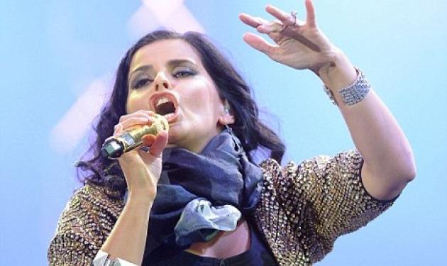 Τα περιττά κιλά της Nelly Furtado!