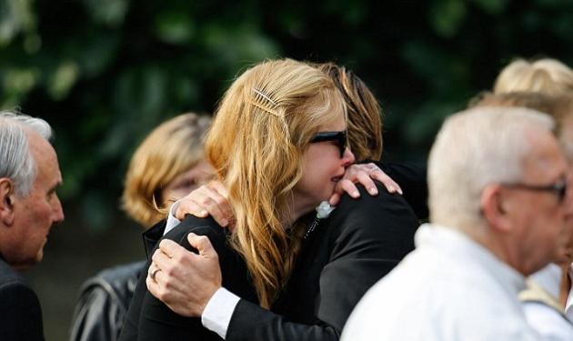 Nicole Kidman: Ξέσπασε σε κλάματα στην κηδεία του πατέρα της!