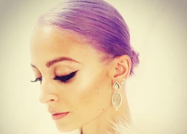 Τέλος το μοβ για την Nicole Richie! Και δεν θα βρεις ποτέ τι χρώμα έχει τώρα!